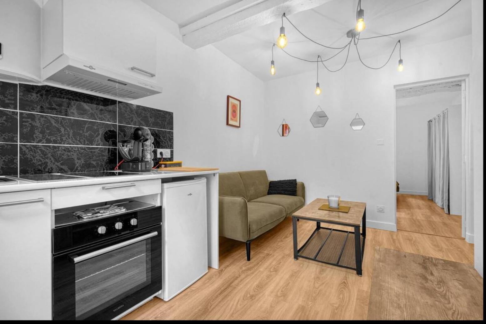 Grand Deux Pieces - Proche Metro - Terrasse Appartamento